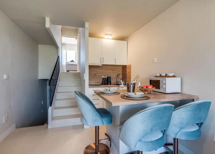 Ultimate - Centrally Located Beachside